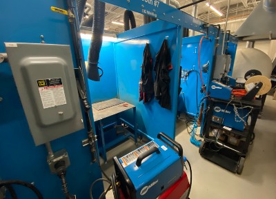 Welding booth